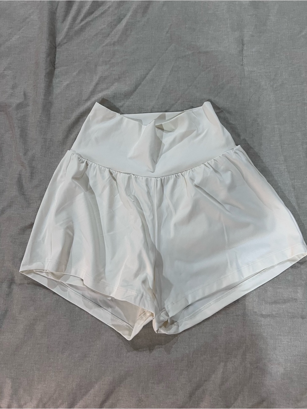 Halara 3” SoftlyZero athletic shorts- white
